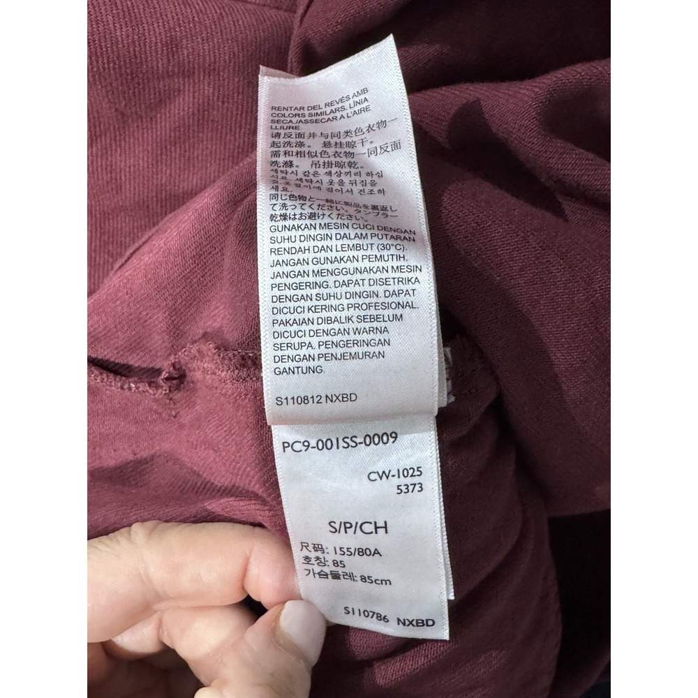 Levi's Women's Burgundy Relaxed Fit Western Button Down - Picture 8 of 10